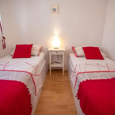 Pavica * Rogoznica (Sibenik-Knin)