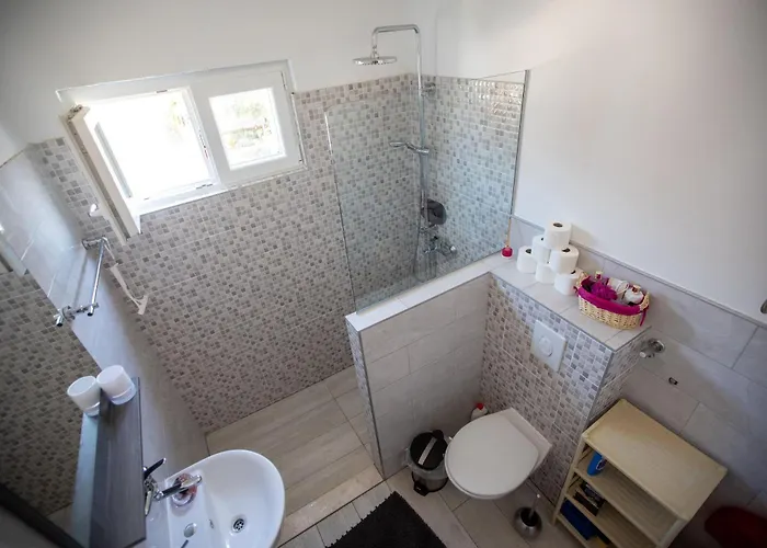 Pavica * Rogoznica (Sibenik-Knin)