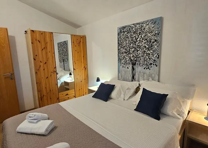 Pavica * Rogoznica (Sibenik-Knin)