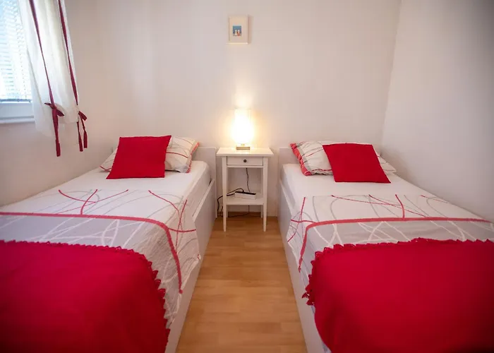 Pavica * Rogoznica (Sibenik-Knin)